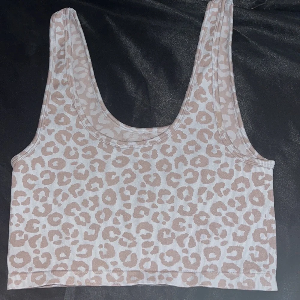 Size M Cheetah Print Tank! Light Pink! - Picture 2 of 3